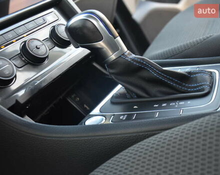 Серый Фольксваген e-Golf, объемом двигателя 0 л и пробегом 91 тыс. км за 13250 $, фото 40 на Automoto.ua