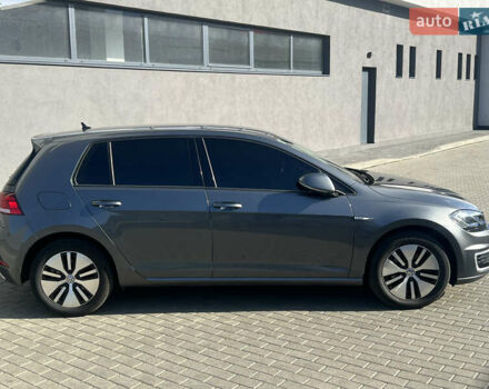 Серый Фольксваген e-Golf, объемом двигателя 0 л и пробегом 67 тыс. км за 12999 $, фото 5 на Automoto.ua