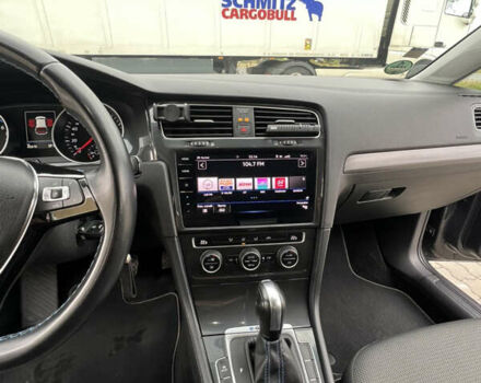 Серый Фольксваген e-Golf, объемом двигателя 0 л и пробегом 45 тыс. км за 14800 $, фото 36 на Automoto.ua