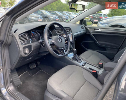 Серый Фольксваген e-Golf, объемом двигателя 0 л и пробегом 27 тыс. км за 14400 $, фото 16 на Automoto.ua