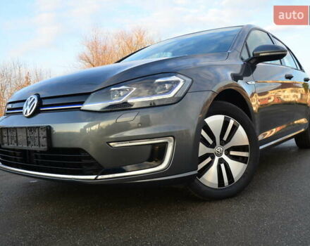 Серый Фольксваген e-Golf, объемом двигателя 0 л и пробегом 91 тыс. км за 13250 $, фото 5 на Automoto.ua