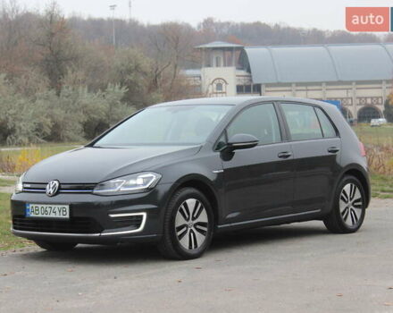 Серый Фольксваген e-Golf, объемом двигателя 0 л и пробегом 65 тыс. км за 13999 $, фото 2 на Automoto.ua
