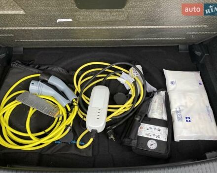 Серый Фольксваген e-Golf, объемом двигателя 0 л и пробегом 30 тыс. км за 14400 $, фото 58 на Automoto.ua