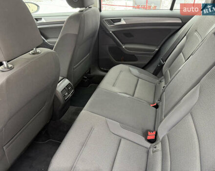 Сірий Фольксваген e-Golf, об'ємом двигуна 0 л та пробігом 53 тис. км за 13800 $, фото 19 на Automoto.ua