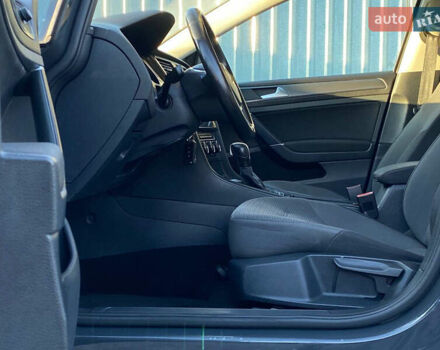 Серый Фольксваген e-Golf, объемом двигателя 0 л и пробегом 157 тыс. км за 12499 $, фото 41 на Automoto.ua