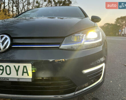 Серый Фольксваген e-Golf, объемом двигателя 0 л и пробегом 69 тыс. км за 12950 $, фото 39 на Automoto.ua