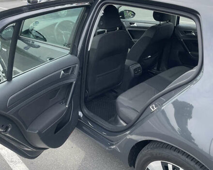 Сірий Фольксваген e-Golf, об'ємом двигуна 0 л та пробігом 35 тис. км за 16000 $, фото 9 на Automoto.ua