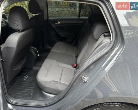 Серый Фольксваген e-Golf, объемом двигателя 0 л и пробегом 40 тыс. км за 15300 $, фото 11 на Automoto.ua