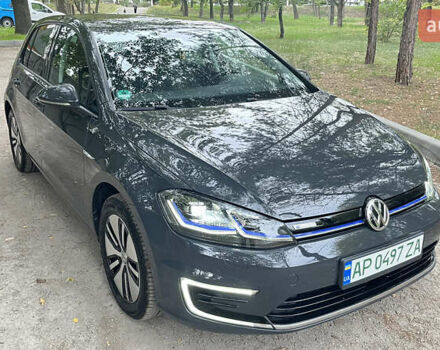 Серый Фольксваген e-Golf, объемом двигателя 0 л и пробегом 59 тыс. км за 15400 $, фото 3 на Automoto.ua