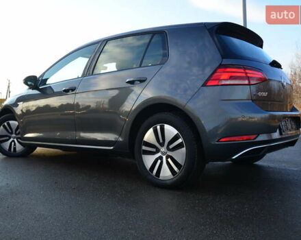 Серый Фольксваген e-Golf, объемом двигателя 0 л и пробегом 91 тыс. км за 13250 $, фото 28 на Automoto.ua