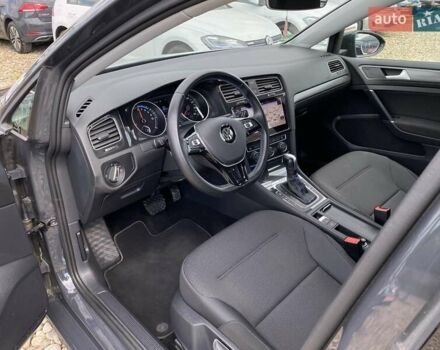 Серый Фольксваген e-Golf, объемом двигателя 0 л и пробегом 30 тыс. км за 14400 $, фото 1 на Automoto.ua