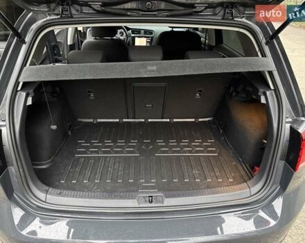 Серый Фольксваген e-Golf, объемом двигателя 0 л и пробегом 40 тыс. км за 15300 $, фото 26 на Automoto.ua