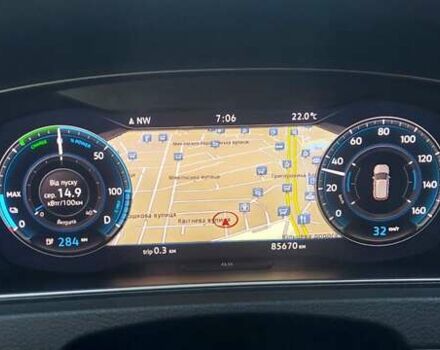 Серый Фольксваген e-Golf, объемом двигателя 0 л и пробегом 95 тыс. км за 14500 $, фото 13 на Automoto.ua