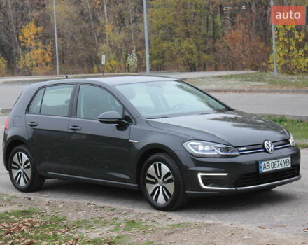 Серый Фольксваген e-Golf, объемом двигателя 0 л и пробегом 65 тыс. км за 13999 $, фото 6 на Automoto.ua