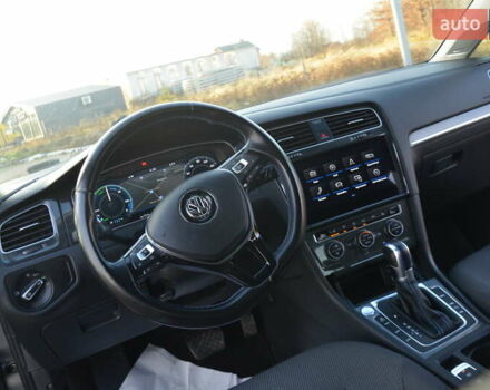 Серый Фольксваген e-Golf, объемом двигателя 0 л и пробегом 91 тыс. км за 13250 $, фото 51 на Automoto.ua