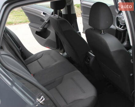 Серый Фольксваген e-Golf, объемом двигателя 0 л и пробегом 65 тыс. км за 13999 $, фото 26 на Automoto.ua