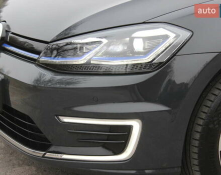 Серый Фольксваген e-Golf, объемом двигателя 0 л и пробегом 65 тыс. км за 13999 $, фото 11 на Automoto.ua