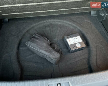 Серый Фольксваген e-Golf, объемом двигателя 0 л и пробегом 69 тыс. км за 12950 $, фото 32 на Automoto.ua