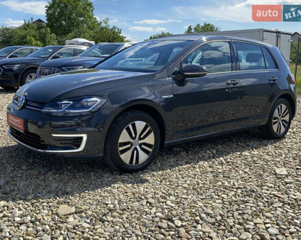 Серый Фольксваген e-Golf, объемом двигателя 0 л и пробегом 27 тыс. км за 14400 $, фото 4 на Automoto.ua