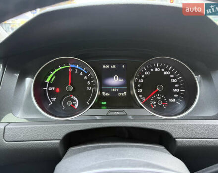 Серый Фольксваген e-Golf, объемом двигателя 0 л и пробегом 73 тыс. км за 14300 $, фото 11 на Automoto.ua