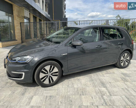 Серый Фольксваген e-Golf, объемом двигателя 0 л и пробегом 91 тыс. км за 12900 $, фото 25 на Automoto.ua