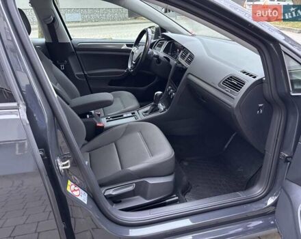 Серый Фольксваген e-Golf, объемом двигателя 0 л и пробегом 60 тыс. км за 16900 $, фото 51 на Automoto.ua