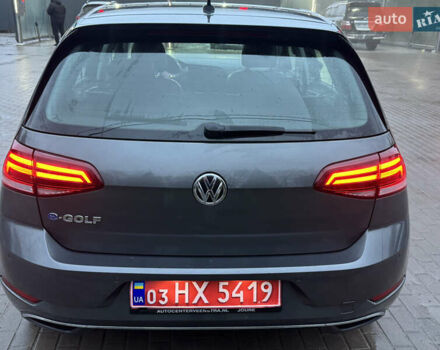 Серый Фольксваген e-Golf, объемом двигателя 0 л и пробегом 109 тыс. км за 12600 $, фото 19 на Automoto.ua