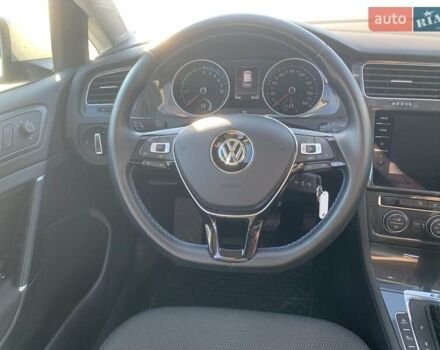 Сірий Фольксваген e-Golf, об'ємом двигуна 0 л та пробігом 20 тис. км за 16700 $, фото 12 на Automoto.ua