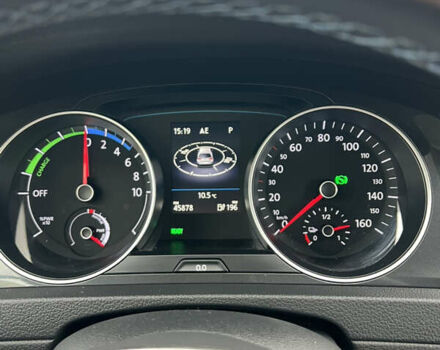 Серый Фольксваген e-Golf, объемом двигателя 0 л и пробегом 45 тыс. км за 14800 $, фото 26 на Automoto.ua