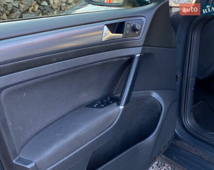 Серый Фольксваген e-Golf, объемом двигателя 0 л и пробегом 157 тыс. км за 12499 $, фото 50 на Automoto.ua