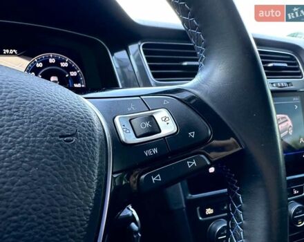 Серый Фольксваген e-Golf, объемом двигателя 0 л и пробегом 54 тыс. км за 16500 $, фото 24 на Automoto.ua