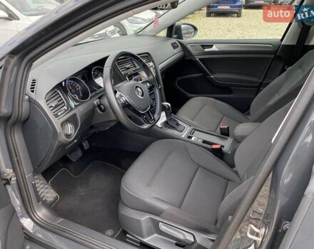 Серый Фольксваген e-Golf, объемом двигателя 0 л и пробегом 30 тыс. км за 14400 $, фото 15 на Automoto.ua