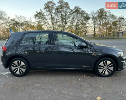 Серый Фольксваген e-Golf, объемом двигателя 0 л и пробегом 69 тыс. км за 12950 $, фото 5 на Automoto.ua