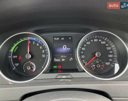 Серый Фольксваген e-Golf, объемом двигателя 0 л и пробегом 30 тыс. км за 14400 $, фото 21 на Automoto.ua
