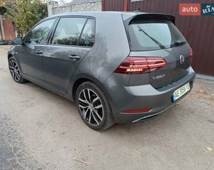 Серый Фольксваген e-Golf, объемом двигателя 0 л и пробегом 40 тыс. км за 15800 $, фото 4 на Automoto.ua