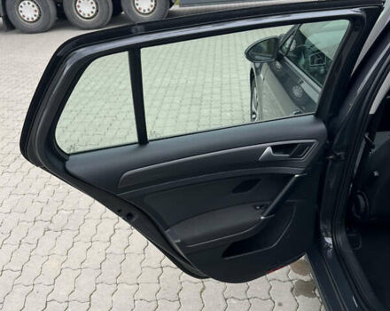 Серый Фольксваген e-Golf, объемом двигателя 0 л и пробегом 45 тыс. км за 14800 $, фото 35 на Automoto.ua