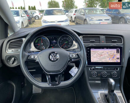 Серый Фольксваген e-Golf, объемом двигателя 0 л и пробегом 27 тыс. км за 14400 $, фото 22 на Automoto.ua