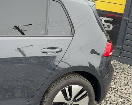 Серый Фольксваген e-Golf, объемом двигателя 0 л и пробегом 53 тыс. км за 12999 $, фото 12 на Automoto.ua