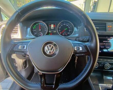 Серый Фольксваген e-Golf, объемом двигателя 0 л и пробегом 59 тыс. км за 16500 $, фото 2 на Automoto.ua