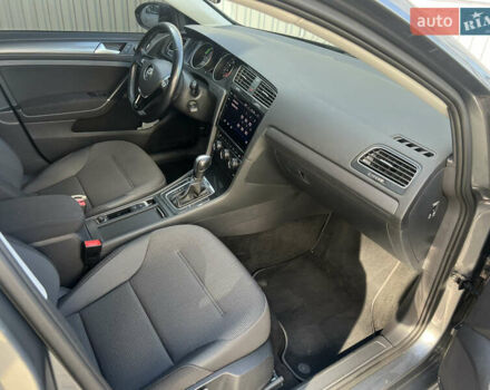 Серый Фольксваген e-Golf, объемом двигателя 0 л и пробегом 67 тыс. км за 12999 $, фото 18 на Automoto.ua