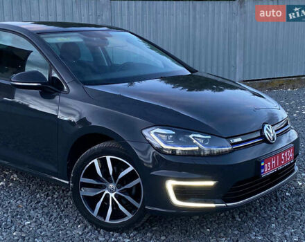 Серый Фольксваген e-Golf, объемом двигателя 0 л и пробегом 157 тыс. км за 12499 $, фото 2 на Automoto.ua