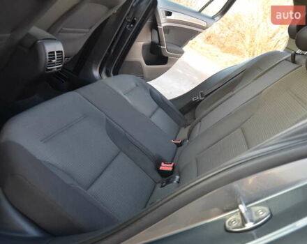 Серый Фольксваген e-Golf, объемом двигателя 0 л и пробегом 91 тыс. км за 13250 $, фото 48 на Automoto.ua