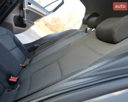 Серый Фольксваген e-Golf, объемом двигателя 0 л и пробегом 91 тыс. км за 13250 $, фото 50 на Automoto.ua