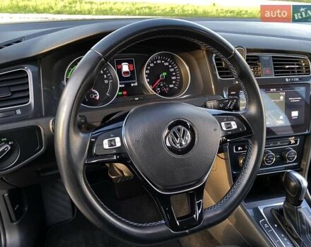 Серый Фольксваген e-Golf, объемом двигателя 0 л и пробегом 48 тыс. км за 14617 $, фото 16 на Automoto.ua