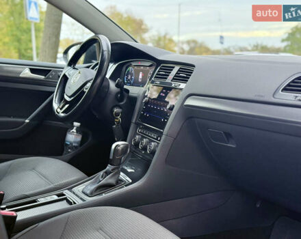 Фольксваген e-Golf 2020 в Кропивницком (Кировограде) на Automoto.ua Серый Фольксваген e-Golf, объемом двигателя 0 л и пробегом 125 тыс. км за 14550 $, фото 22 на Automoto.ua