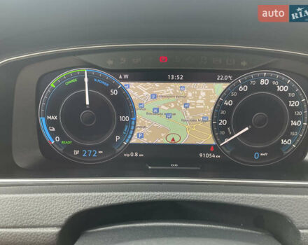 Серый Фольксваген e-Golf, объемом двигателя 0 л и пробегом 91 тыс. км за 12900 $, фото 21 на Automoto.ua