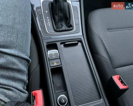 Серый Фольксваген e-Golf, объемом двигателя 0 л и пробегом 69 тыс. км за 12950 $, фото 26 на Automoto.ua