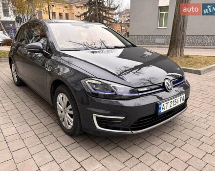 Серый Фольксваген e-Golf, объемом двигателя 0 л и пробегом 60 тыс. км за 16900 $, фото 2 на Automoto.ua