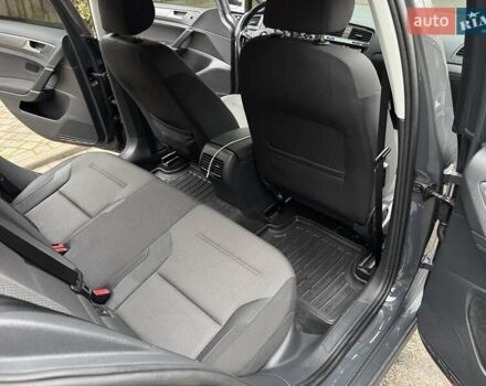 Серый Фольксваген e-Golf, объемом двигателя 0 л и пробегом 40 тыс. км за 15300 $, фото 18 на Automoto.ua