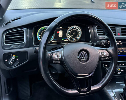 Серый Фольксваген e-Golf, объемом двигателя 0 л и пробегом 109 тыс. км за 12600 $, фото 25 на Automoto.ua